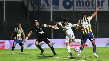 Fatu Broun no puede ante Toledo, mientras Mallo pide infracción. Ahí se torció el rumbo Canalla.