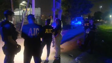 La policía este domingo en la zona del crimen.