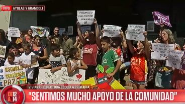 El abrazo a la escuela baleada.