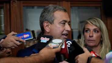 El intendente Pablo Javkin en diálogo con la prensa luego de inaugurar las sesiones del Concejo.