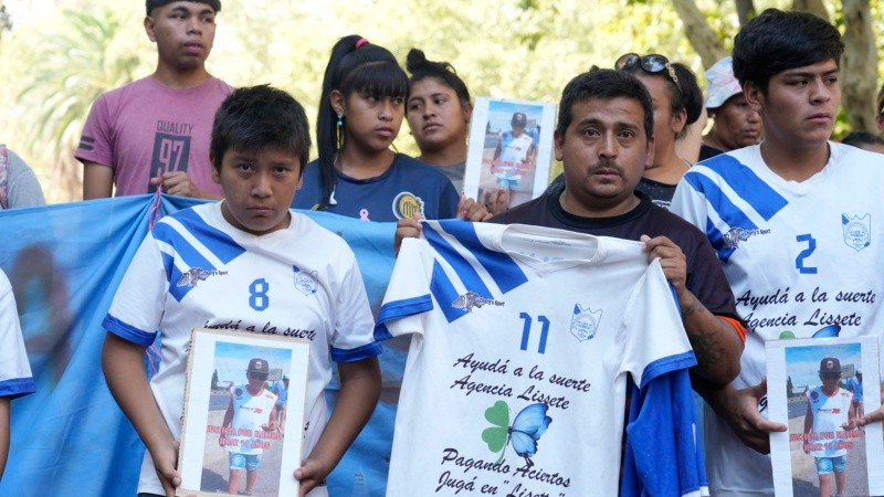 La emoción atravesada por el dolor de los compañeritos de fútbol de Máximo en Los Pumitas