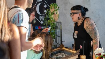 El Ciclo Tatuadoras es un evento que está organizado por el estudio de tatuajes Casona Tattoo y la Municipalidad de Rosario.