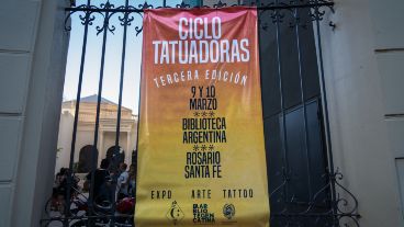El Ciclo Tatuadoras es un evento que está organizado por el estudio de tatuajes Casona Tattoo y la Municipalidad de Rosario.