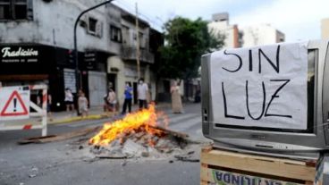 El ENRE comenzó un proceso de análisis de 90 días que permitirá elaborar un informe técnico a fin de las autoridades competentes evalúen las condiciones de la empresa y las eventuales acciones a seguir".