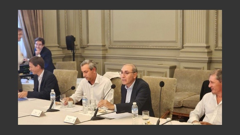 Pablo Javkin junto a Miguel Simioni, titular de la Bolsa de Comercio de Rosario