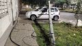 Parque Casado: robaron cables, tiraron una columna y le rompieron el auto