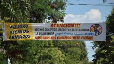 Uno de los pasacalles del barrio capitalino Escalante.