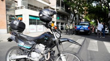 La esquina en donde un hombre perdió la vida al caer de un edificio.
