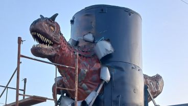 El "Jurassic Tank" de Serodino está en la final del Mundial de Tanques de Agua