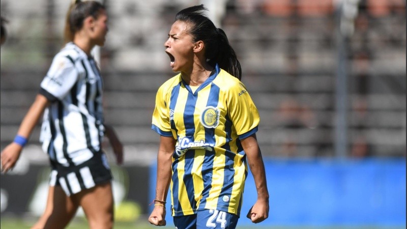Nadia Fernández celebra el gol de la victoria en Gerli.