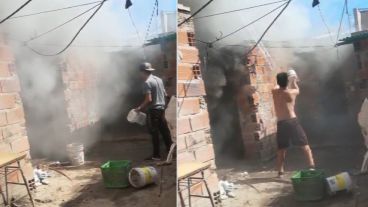 Intentaron apagar las llamas de la casa pero las pérdidas fueron totales.