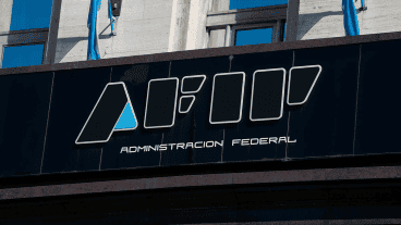 La suspensión de dicho régimen implica un aumento aproximado de la recaudación tributaria en términos aduaneros del 20 por ciento en IVA y de un 6 por ciento en Ganancias.