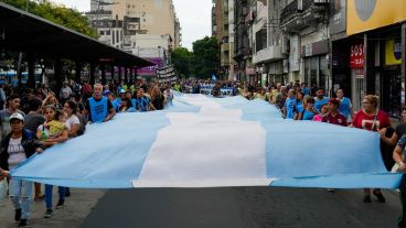 La concentración comenzó a las 17 en la plaza San Martín.