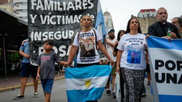 La concentración comenzó a las 17 en la plaza San Martín.