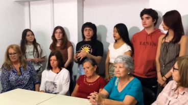 La opinión de adultos mayores y jóvenes sobre la deconstrucción.