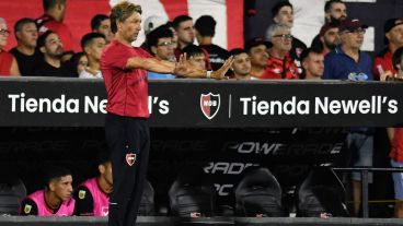 Heinze se prepara para debuta en la Sudamericana como técnico leproso y para su primer clásico.