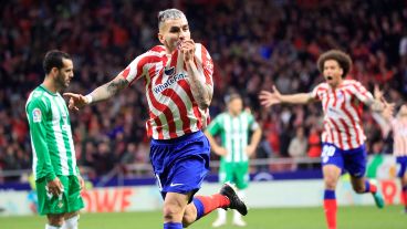 El delantero campeón del mundo ingresó para ganarlo.