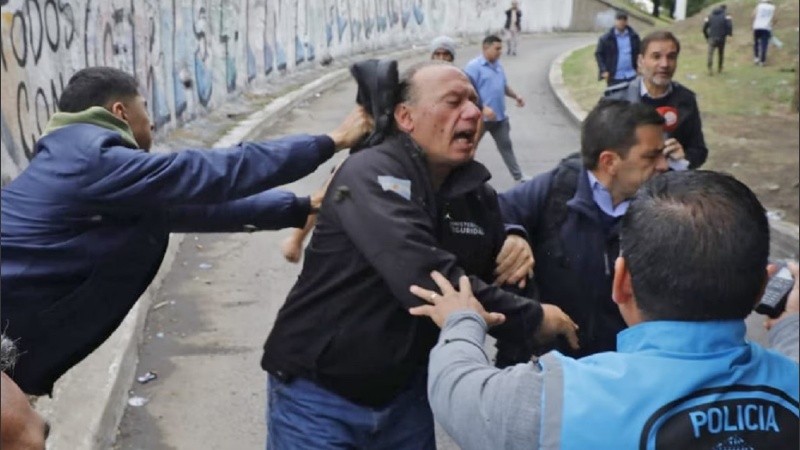 Los golpes recibidos por Berni el lunes pasado en la protesta por el colectivero asesinado