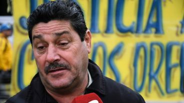 Orellano denunció la circulación de armas policiales en el mundo narcocriminal.