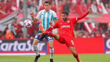 Pese a la crisis en Independiente, el partido se vivió con gran pasión.