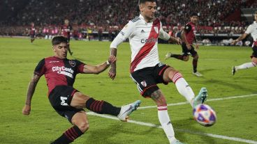 Newell's perdió el invicto en casa ante el Millonario.