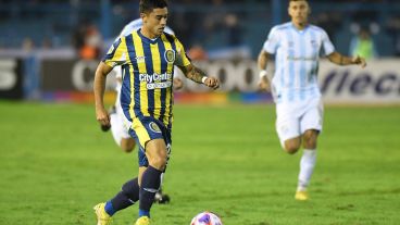 Giaccone entró muy bien y le dio la asistencia a Martínez en el segundo tanto canalla.