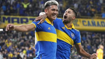 Varela celebra el segundo grito de desahogo para calmar a la Bombonera.