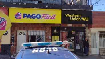 Personal del Comando fueron los primeros en llegar al local de pago de servicios.