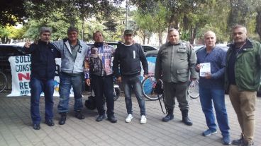 "En el año 82 estuvimos convocados al servicio militar a la espera de la guerra con Gran Bretaña", dijeron los manifestantes.