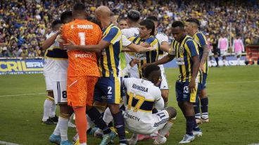 Tumulto y empujones en el final del partido.