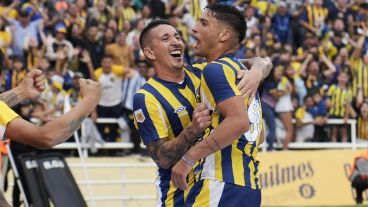 Véliz convirtió el 2-1 para Central en el segundo tiempo.