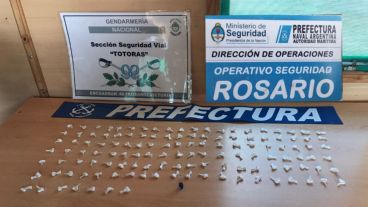 Prefectura y Gendarmería frenaron el camión en un peaje.