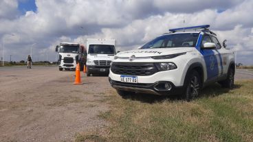 Prefectura y Gendarmería frenaron el camión en un peaje.