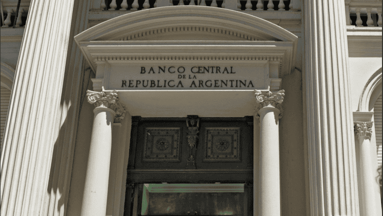 El Banco Central refuerza el cepo: la nueva medida que cae sobre los dólares financieros