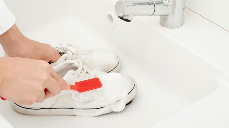 Con elementos sencillos que suelen encontrarse en el hogar