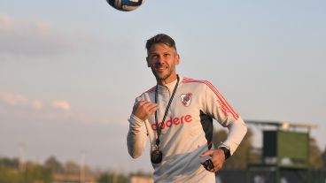 Martín Demichelis va transitando con éxito la transición en River