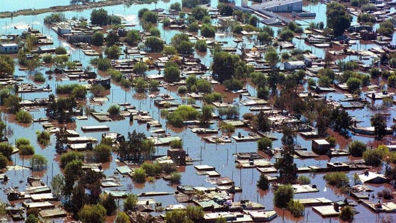 Otra icónica imagen de la inundación de 2003. 