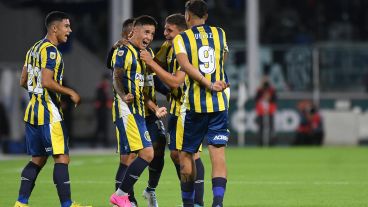 Coyote Rodríguez lo empató con un golazo de tiro libre.