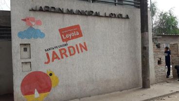 El nene fue retirado del lugar por su abuela.