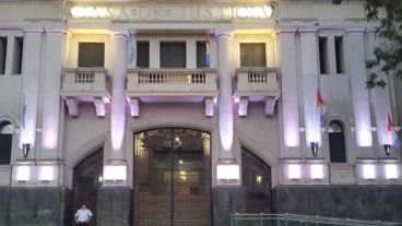 La ley de fortalecimiento de la Justicia federal de Santa Fe, apunta a aumentar el número de jueces, fiscales y defensores.