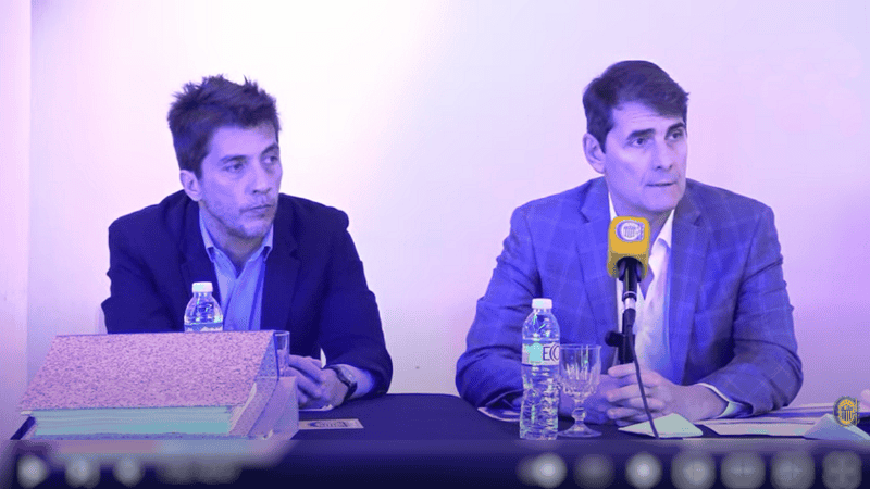 El tesorero de Rosario Central, Guillermo Bagneres, y el gerente, Javier Solá, dieron detalles de la auditoría definitiva del club.
