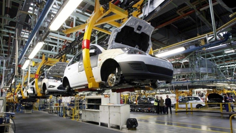 La producción nacional de vehículos subió más de 24,1% anual en abril 