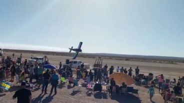 Algunos espectadores grabaron el momento del incidente.