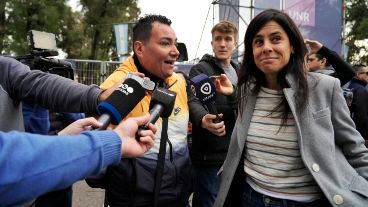 "Habíamos hablado con el secretario de gobierno, que no da la cara, y la manda a la señorita". 