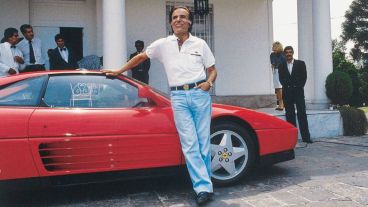 La producción se centraría en sus años cómo presidente y podría tomar inspiración del libro de Gabriela Cerruti: El jefe, vida y obra de Carlos Saúl Menem.