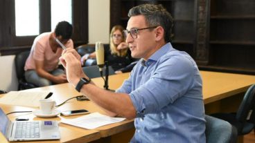 Seisas salió a responder a Fein.