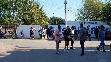 En el club Los Pumas donde jugaba Máximo se hizo su velatorio.