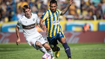 Montoya jugó 56 minutos ante Platense y tuvo que salir.