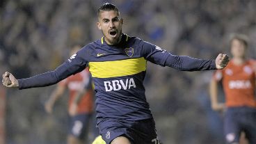 El ex delantero xeneize fue acusado por su ex suegro y su ex cuñado.