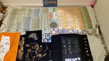 Parte de lo incautado en la redada de 29 allanamientos.